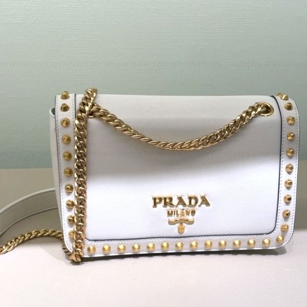 PRADA□【セール】国内発□チェーン スタッズショルダーバッグ (PRADA