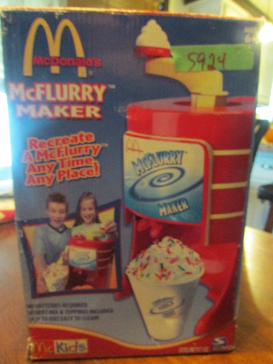 A26 Vintage 2003 McDonalds McFlurry Maker Kids Toy Ice Cream Snack