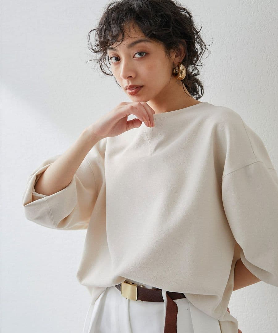 美品　Vガゼットプルオーバー　ベージュ Whim Gazetteの名品Vガゼットプルオーバー 1枚あるとかなり使える万能