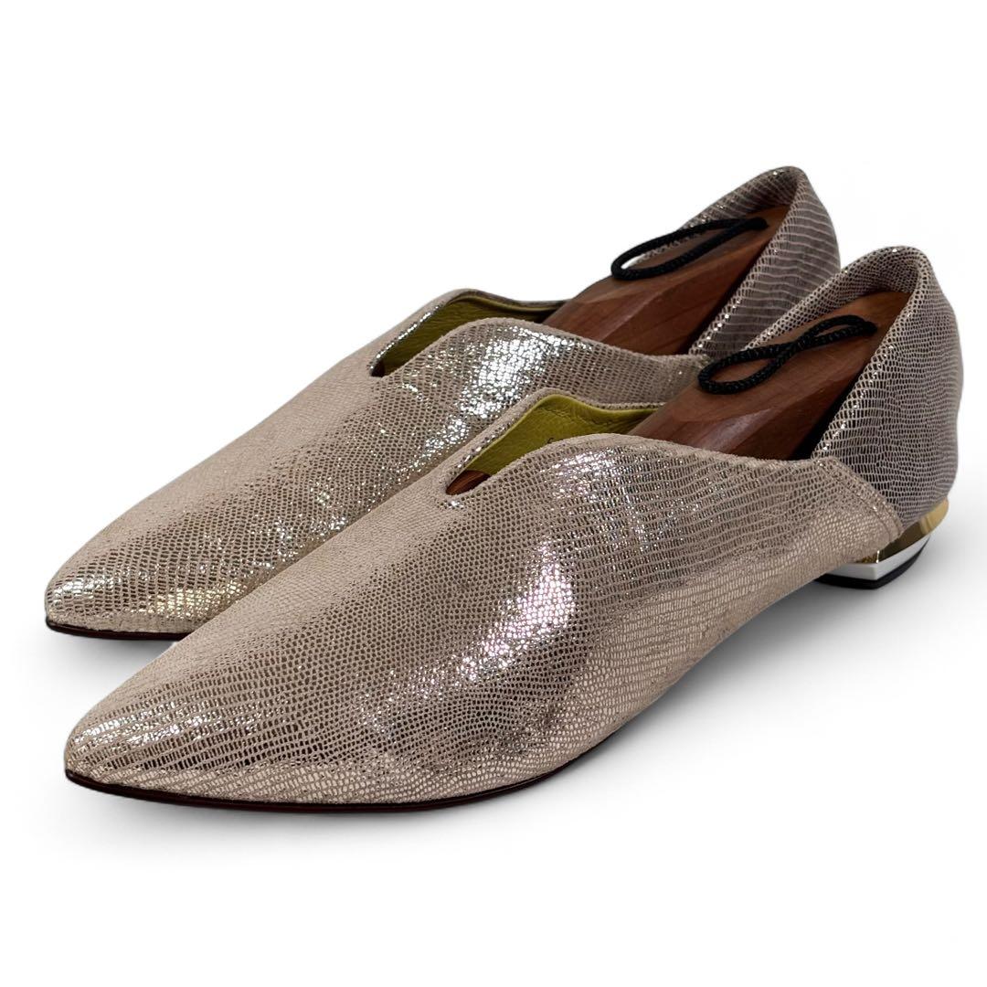 ほぼ新品 マナ 37 23.5 フラットパンプス ポインテッドトゥトゥ ゴールド 柔らか素材ポインテッドトゥフラットパンプス 一部4月上旬入荷予定